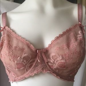 Victoria Secret Size 40D bra